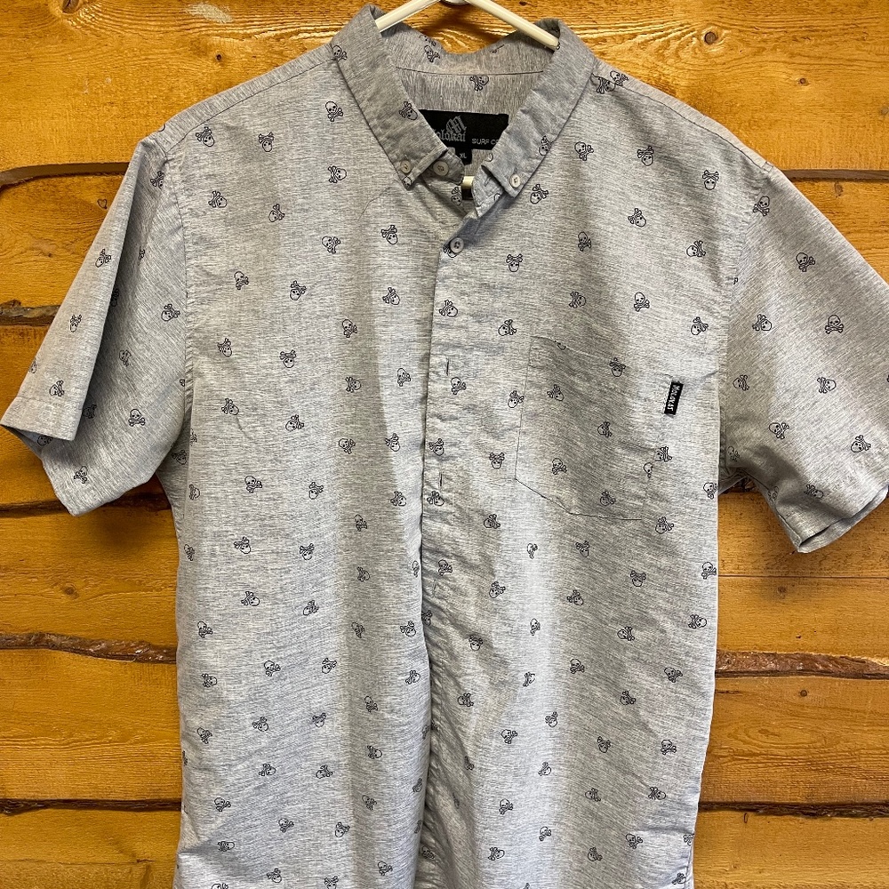 Molokai surf co skull shirt XL